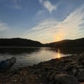 "Udaviće se onoliko ljudi koliko ih je sahranjeno na potopljenom groblju": Sablasne priče o "ukletom" jezeru u Srbiji