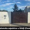 Grafiti sa likom Ratka Mladića na objektu Islamske zajednice u Somboru