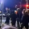 (Video) SNS aktivisti napadnuti na Zvezdari: Oglasili se iz stranke: "Reč je o grupi građana koji su označeni kao pripadnici…