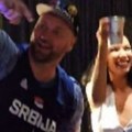 Luda žurka jokićeve braće Slavi se istorijska titula uz srpsku muziku, "gori" noćni klub u Denveru (video)