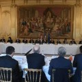 "Moramo i možemo još bolje i više" Predsednik Vučić u Parizu: Izuzetno važni razgovori sa francuskim privrednicima