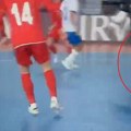 VIDEO Navijači bruje o skandal na Svetskom prvenstvu: Francuski golman namerno primio gol? Pogledajte kako se sklonio