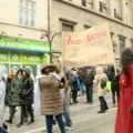 „Da državne apoteke ostanu državne“: Protest zaposlenih u Apotekarskoj ustanovi Kragujevac, pozdravili i studente