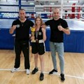 Veliki uspeh mladih boksera iz Vinarca, Anastasija Jović najbolja osvojila zlatni pehar i titulu najbolje bokserke turnira
