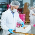 Nova studija otkriva higijenske rizike u praksi korišćenja, pranja i održavanja radne odeće u prehrambenoj industriji