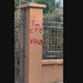 Novi natpisi na Jovinoj gimnaziji: „Ćaci je živ“ i „Gde ste naci“