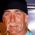 Hulk Hogan na nosilima iznet iz kuće