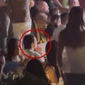 Paparaco! Sin Siniše Mihajlovića uhvaćen u provodu na nastupu edite: Svi pogledi uprti u njega, a on se ovako ponašao…