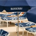Modni raj na plaži: Burberry transformiše legendarni Hôtel Belles Rives