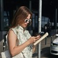 Luksuz na svakom koraku! Milica Pavlović sletela u Beograd kao sa modne piste, ukrala sve poglede stajlingom