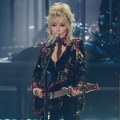 Doli Parton je svoja dva velika hita napisala skoro istovremeno