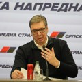 U Vučića su kratke noge
