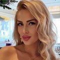 Lukasova bivša gola! Izlazi iz vode kao od majke rođena, vreli kadrovi ugledali svetlost dana (foto)