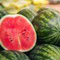 Ovo morate da znate pre nego što kupite lubenicu Evo koja je razlika između belih i crnih semenki