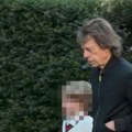 Paparaco! Mik Džeger snimljen sa najmlađim sinom u Londonu - evo kako pevač sada izgleda, detalj oduševio sve