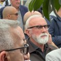 Dino Merlin stigao na sjedinu sahranu, nije mogao da zadrži suze: Prišao Dinu, pa se slomio