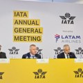 IATA prepolovila prognozu profitabilnosti za 2026, rat na Bliskom istoku i skok cene goriva odneli polovinu dobiti…