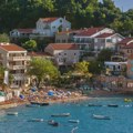 Britanci napisali tekst o letovanju u Crnoj Gori i nisu štedeli reči: U jednoj reči opisali sve što su tamo videli