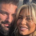 "Više sam se ja uplašio od nje": Suprug Dee Đurđević slavi rođenje ćerke, a na majici hit natpis!