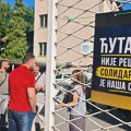 FOTO i VIDEO: Na štrajku upozorenja u Institutu za ratarstvo i povrtarstvo zahtevano da se predsednik sindikata odmah vrati na…