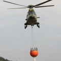 „Super Puma“ gasi iz vazduha: U borbu sa požarom na Stolovima uključen i helikopter MUP Srbije (foto)