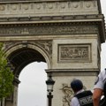 Građani oprez! U Francuskoj će biti raspoređeno oko 90.000 policajaca za doček Nove godine