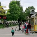 Gradski trg nije za bicikle: Apel Vrščana da se dvotočkaši ne voze po pešačkoj zoni