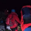 (Видео) Спасиоци сатима покушавају да извуку тело погинулог планинара. Драма на Височици: Мушкарац пријавио да му је пријатељ…