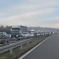 Kolaps kod Velike Plane! Kilometarske kolone, vozilima se ne nazire kraj: Ovo je uzrok