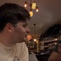 Amerikanci ušli u restoran u Njujorku - tamo ih dočekao konobar Srđan: Zbog onoga što im je doneo na sto ostali pet sati -…