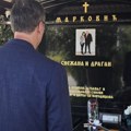 Vučić obišao grob Dragana Markovića Palme: Meni nedostaje, Srbiji još više