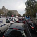 Београд у колапсу, најгоре у центру: Саобраћај скоро свуда успорен, возила миле (фото, видео)