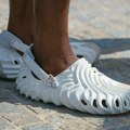 Tržište udobnih klompi i sandala raste nezaustavljivo: Kako je „ružna“ obuća postala modni trend