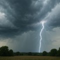 Upozorenje za nevreme u Srbiji: Stižu oluja i grad praćeni jakom grmljavinom i najviše će pogoditi ove delove zemlje