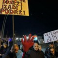Veterničani posle današnje blokade kružnog toka idu u protestnu šetnju