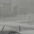 Grad pljušti po ulicama! Počelo žestoko nevreme u Srbiji, RHMZ izdao hitno upozorenje!