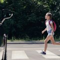 Devojčica (10) napravila grešku, umalo je koštala života! Udario je autobus u Kaluđerici, evo kako je