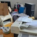 "Vidljivi tragovi požara": Gradonačelnik Zubinog Potoka zatekao haos u prostorijama tokom prvog dana rada (FOTO)