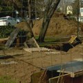 Ograđen park ispred bolnice "Dragiša Mišović", komunalno-bezbedonosna stanica u izgradnji: "Nema potrebne dozvole"