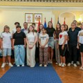 Kikinda nagrađuje svoje najbolje učenice i učenike: Pokloni i priznanja za 20 đaka generacije