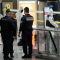 Policija ne veruje da je napad nožem u Parizu teroristički čin, osumnjičeni pati od psihičkih tegoba