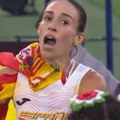 Arogancija je koštala medalje: Španjolka počela da slavi ogrnuta zastavom, a onda šok! (video)