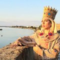 Jovana Jeremić „brani Kosovo“ na Instagramu: Obukla se kao carica Milica, narod osuo paljbu – „Ženo, ne brukaj…