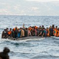 (Видео) Драма на популарној плажи у Грчкој: Туристи видели чамац с мигрантима, уследио је хаос: "Не може овде"