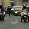 Krenula tužna povorka uz policijsku pratnju Na sahrani Halida Bešlića 80.000 ljudi, ispraćaju ga uz aplauz