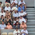 Vođa Novakovih navijača se pojavila na tribinama na Rolan Garosu, ranije je uvek donosila sreću Đokoviću