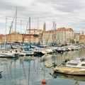 Zatvorena glavna plaža u Portorožu zbog izlivanja goriva, kupačima zabranjen ulazak u more