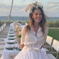 Udala se za milionera i napustila Srbiju. Pevačica se kupa u bogatstvu, a jede najjeftiniji kolač koji su sve naše bake…