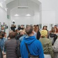 REČ UREDNIKA: Godinu dana od izbacivanja umetnika iz Galerije ALUZ – direktorka, zašto su i dalje vrata zaključana…