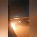 (Видео) Запалио се мотор: Погледајте ванредно слетање аиона са 179 путника